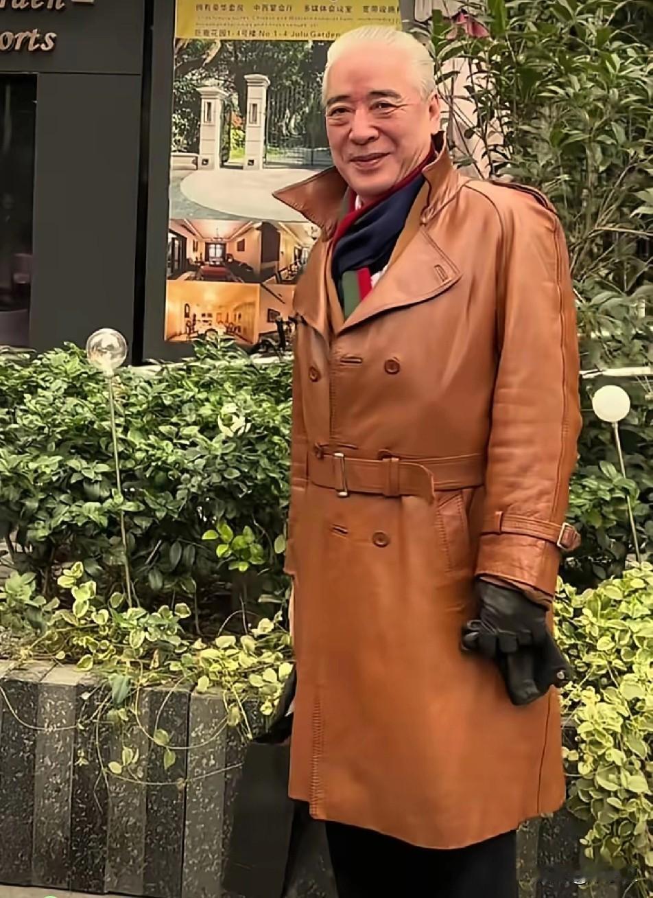 上海“老克勒”，老克勒是指精致、优雅、怀旧、懂生活的上海爷叔上海老伯 上海老常 