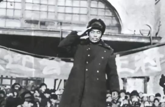 败退台岛的老蒋，听到曾泽生率领50军，在朝鲜战场上把美军、英军，打得跪地喊娘的时