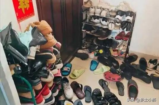 农村俗语：“鞋放两处，家中不富”，指的是哪2处？看看你家踩中几条
 
说到鞋子，