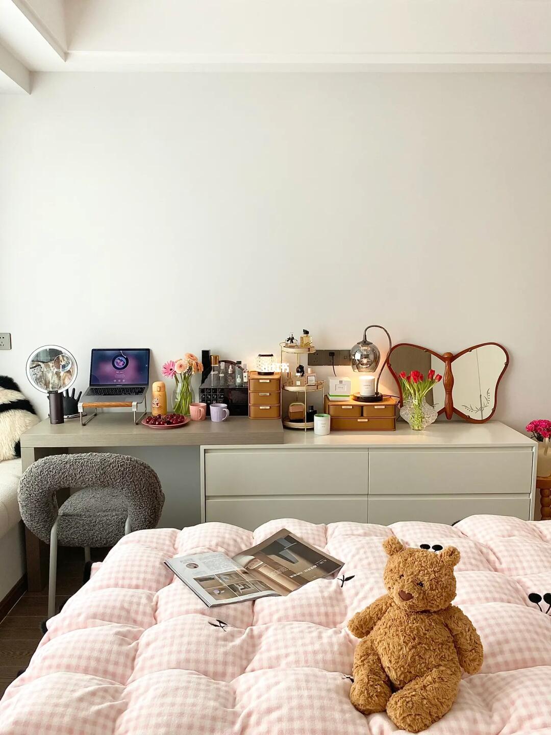 28岁独居，有点小钱，生活怎么开心怎么来！💗