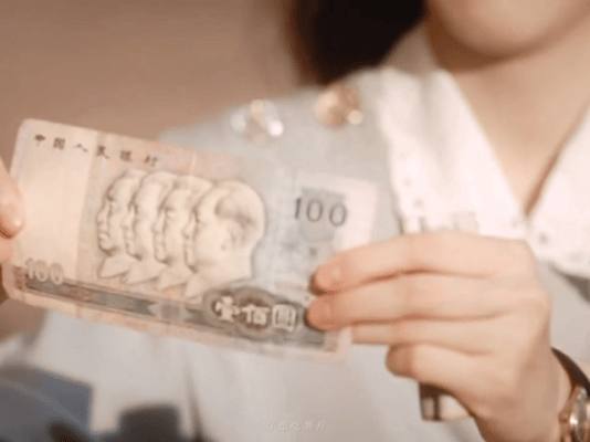 白宇有一双会爱人的眼睛 白宇这段眼神转变眼神里的温柔与爱意太戳人，白宇这段转变细