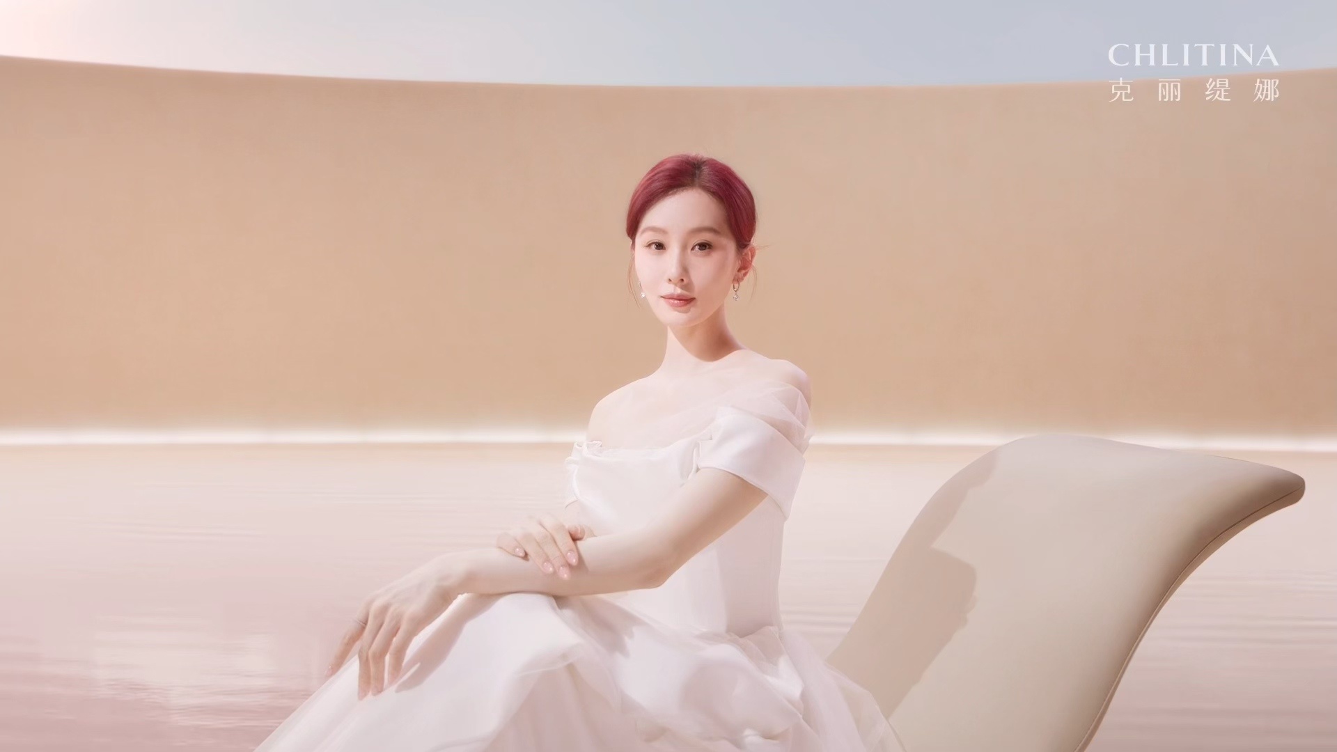 身上的这份坚守，藏着所有女生的向往刘诗诗X克丽缇娜官宣啦！看到消息的瞬间，忽然觉