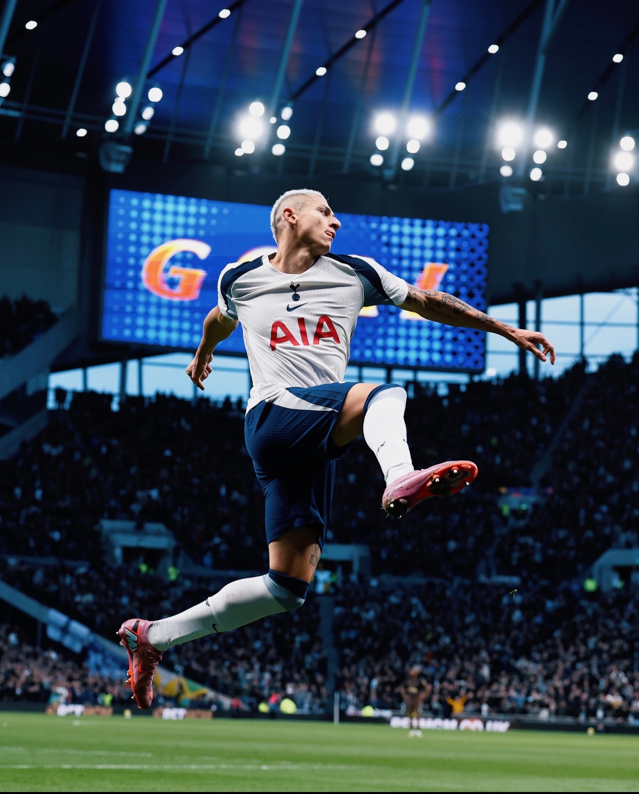 回到比赛，下半场易边再战，捍卫主场 布伦特福德换人，亨利换下阿耶 COYS！ 