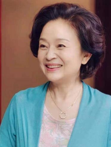 豪宅住着，积蓄多到花不完，68岁的刘莉莉为何仍然开心不起来？在她定居东京后生活极