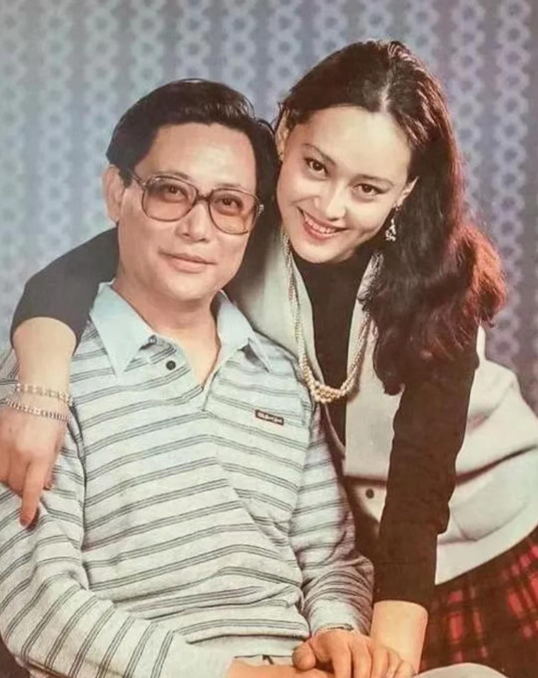 一天，大宋佳带女儿上节目，女儿被骂“弑父”，自己被骂“抛弃病夫”，再次提到前夫张