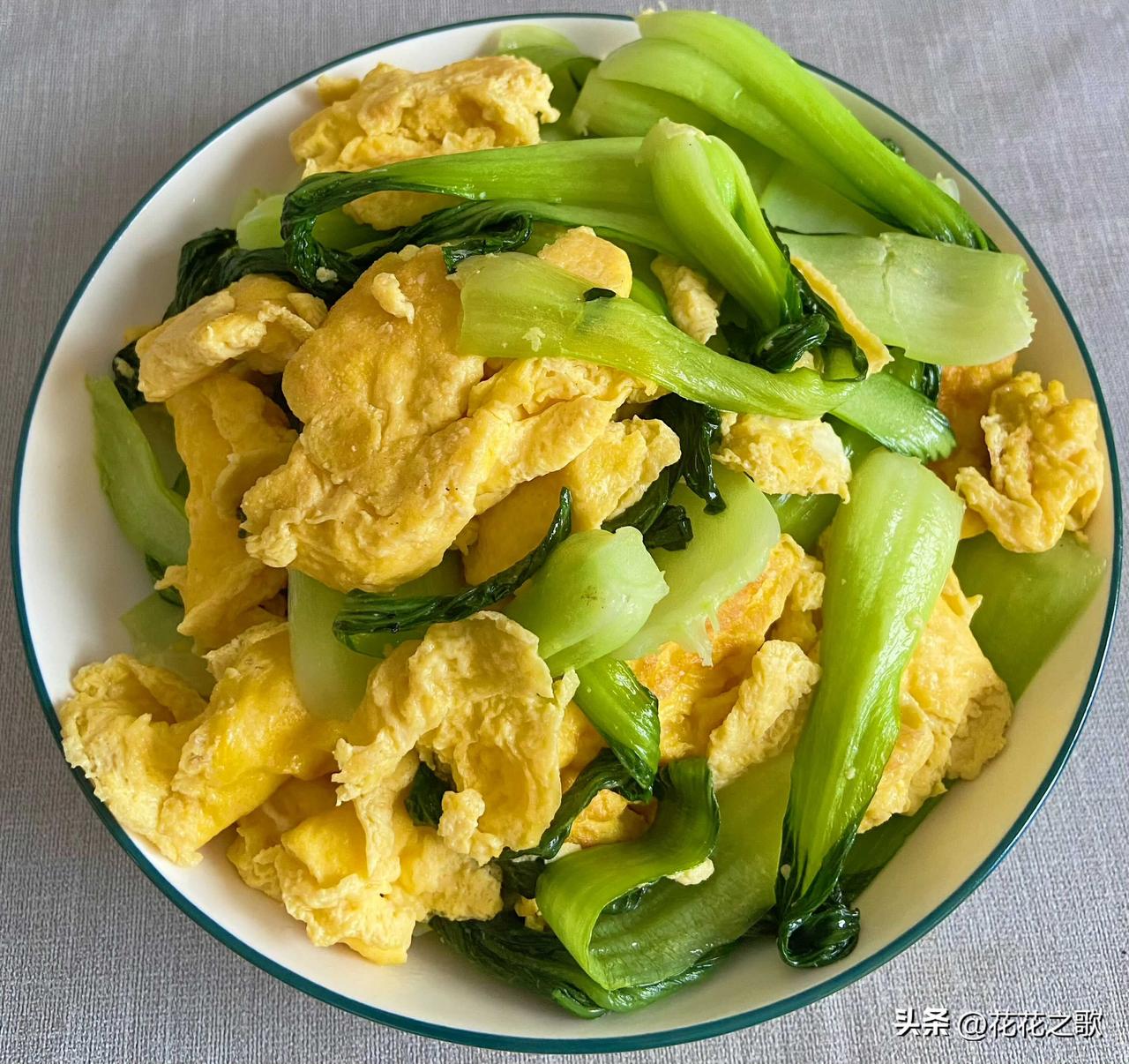 聊聊自家人的胃吧……真的是越来越小了……一锅炖汤都要吃三顿……

午餐接着以香菇