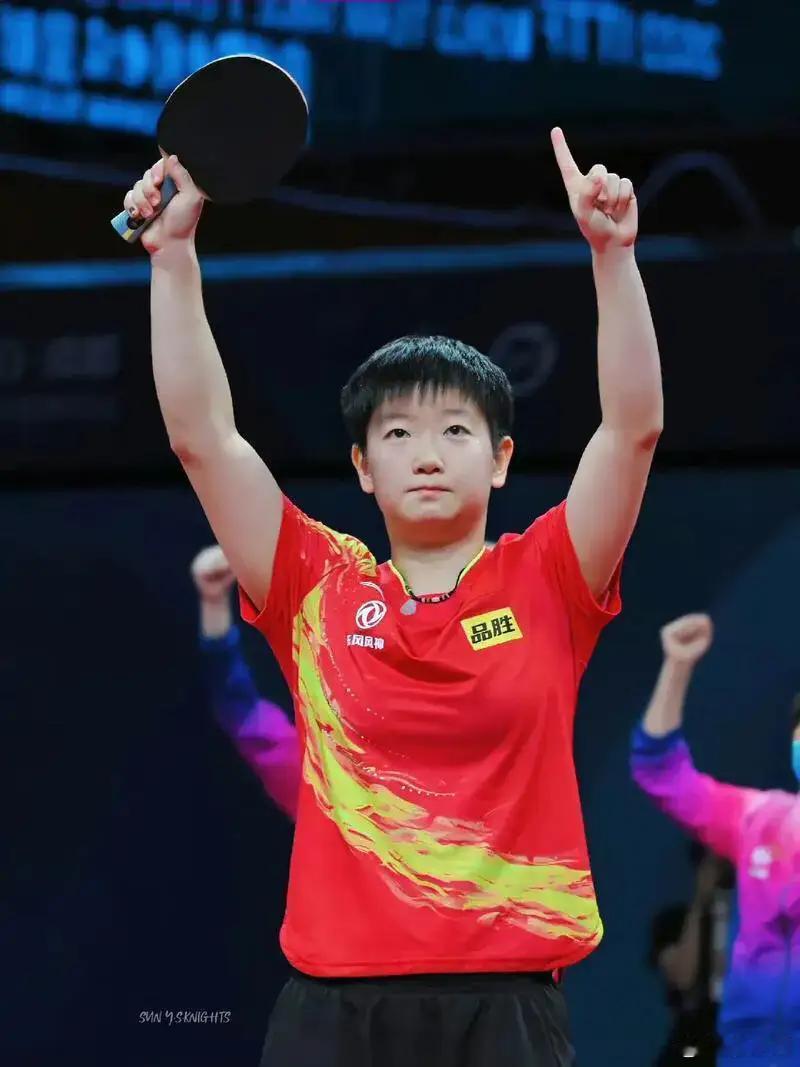 孙颖莎冠军祝贺莎莎夺冠🏆，也把掌声送给曼昱！这场球没有失败者，二人为我们奉献了