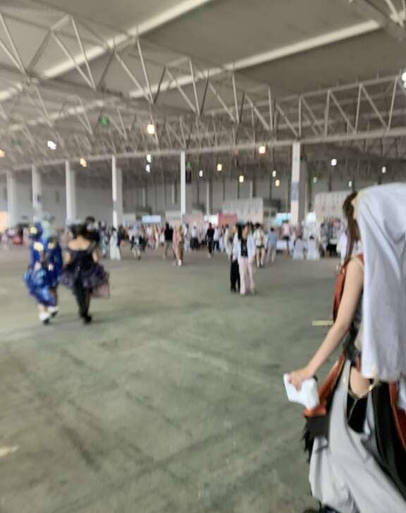 漫展漫展转角遇到好玩的vivo展台
属于是在点评收藏的展台不好逛，随缘逛漫展走着