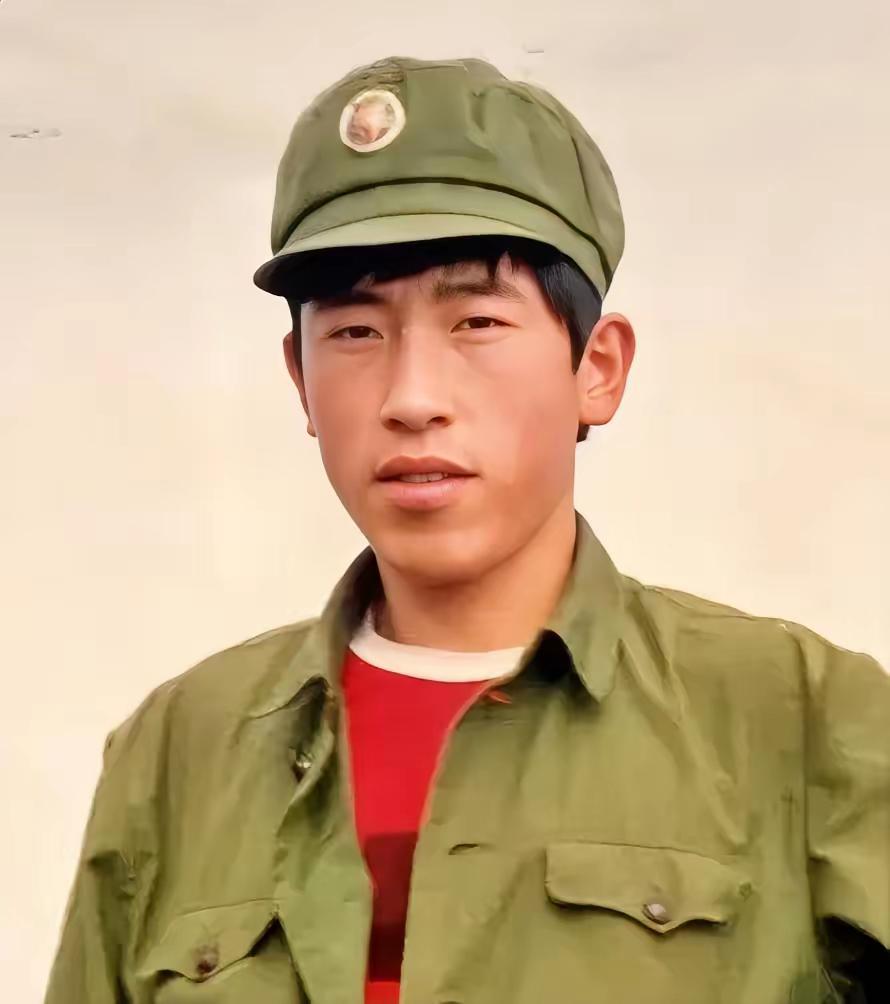 老山一等功臣李厚亮烈士，‌1968年出生于黑龙江省七台河市，1986年11月入伍