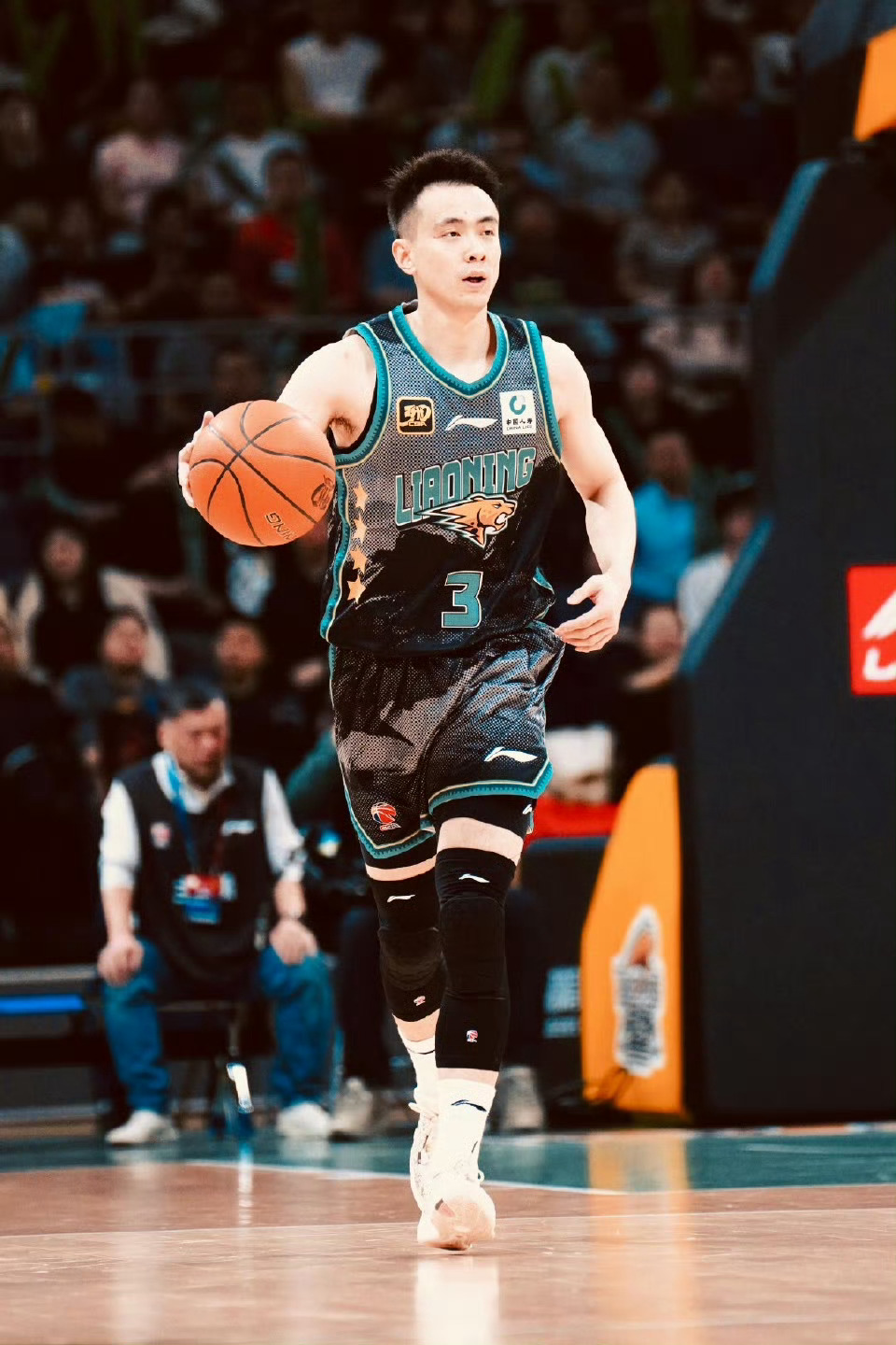 赵继伟赵继伟回归状态拉满 对队员肝胆相照，对球队忠心耿耿的赵继伟队长！