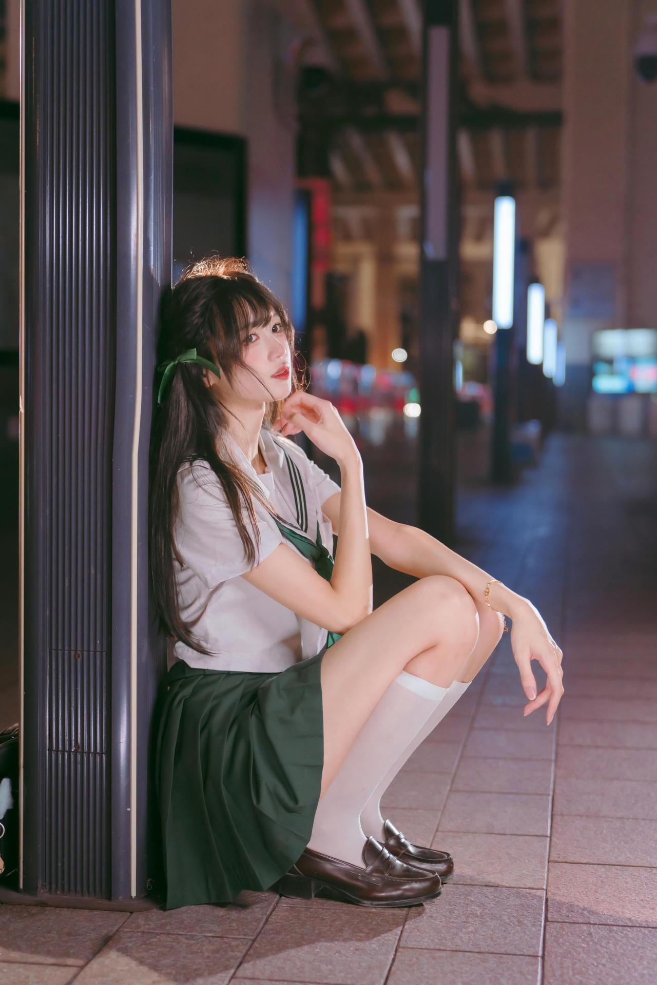 街头少女的私影像，在“纪实感”与“摆拍感”的边界上找到那种微妙平衡，让少女形象既