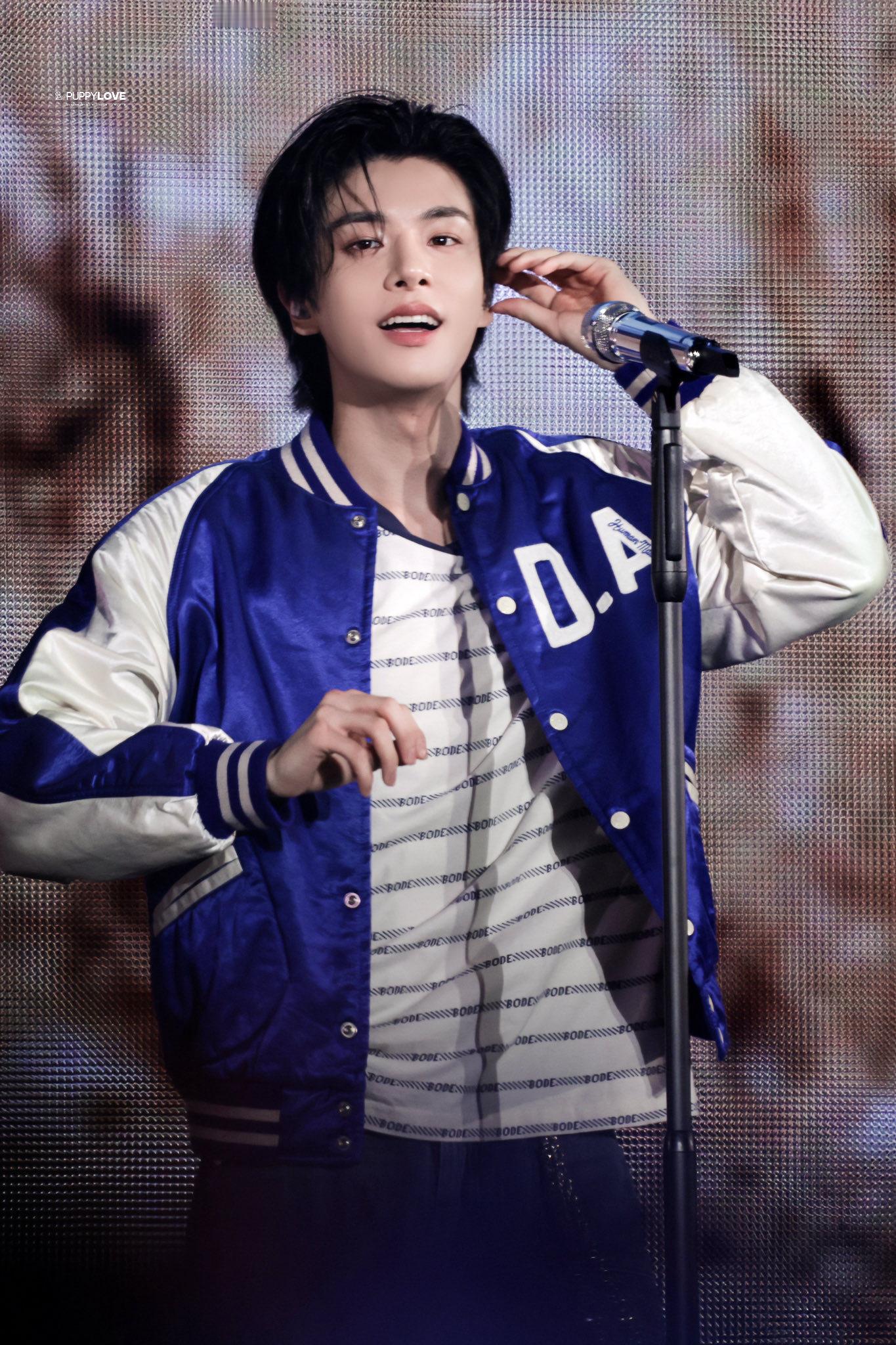 下周三见面也这个造型可以吗[拜托][拜托] ​​​