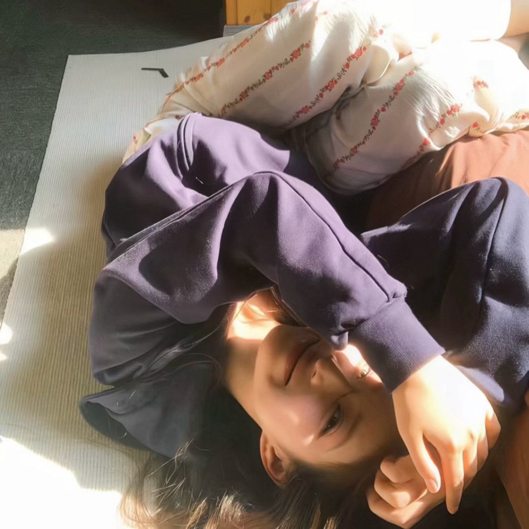 心已经超载了 没力气产生任何的情绪 或许我需要一场很长的 很安静的休息 