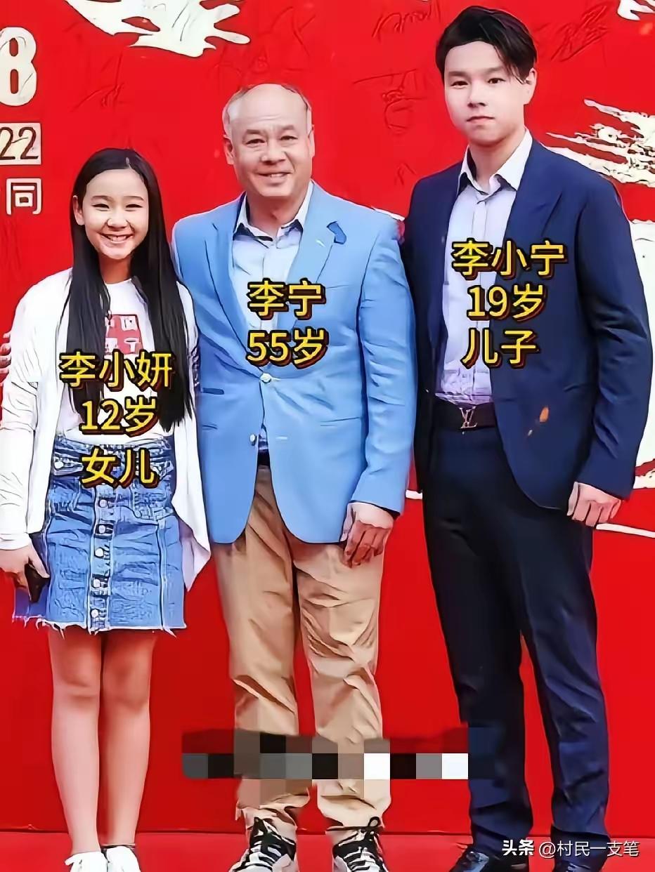 赛场绝技真，
一举夺三金。
体操小王子，
如今成老人。