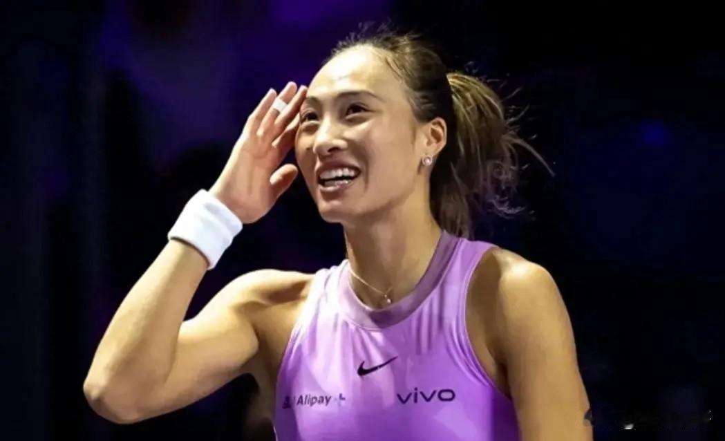 432记ACE球！郑钦文总决赛狂轰对手，直指冠军奖杯
一发得分率高达75.9%，