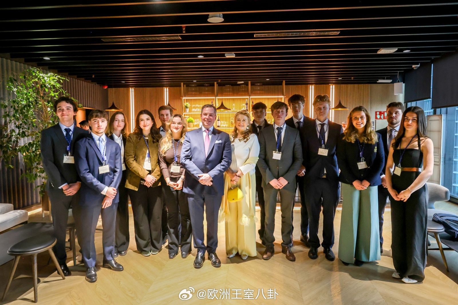 3.6 卢森堡大公纪尧姆五世和大公夫人斯蒂芬妮访问西班牙，第二天走逛安排去了ie