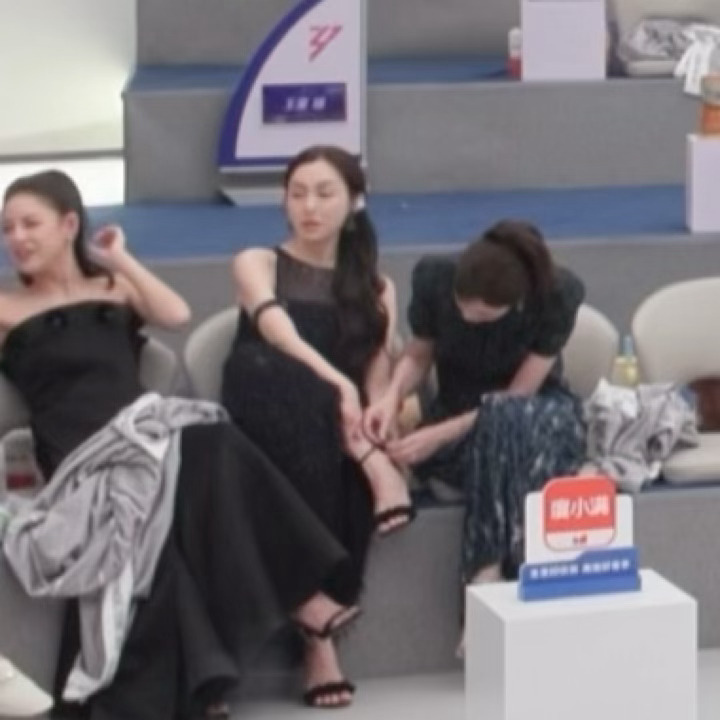 我要看一辈子亲亲。 