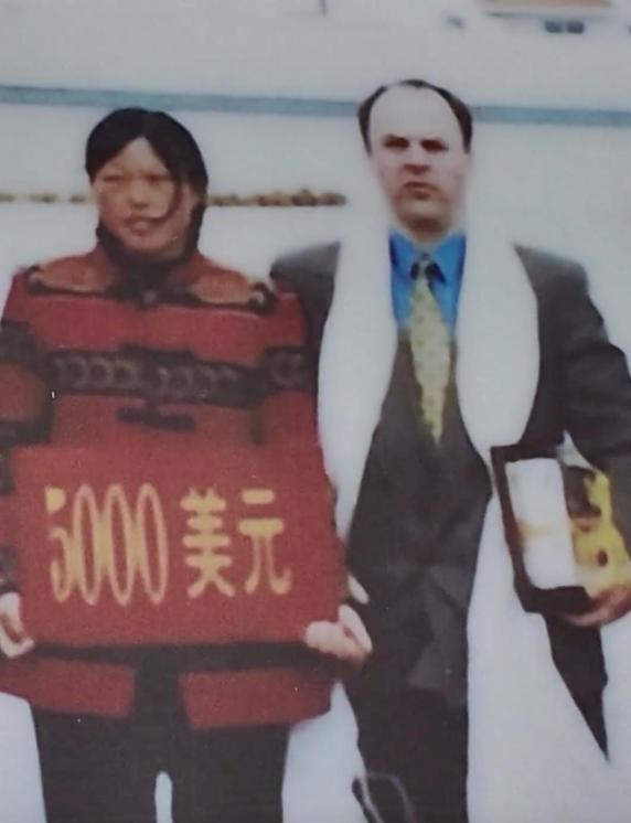 近日，全国劳模殷玉珍发布的一则寻人启事引发全网关注，网友们纷纷自发转发帮忙，只为