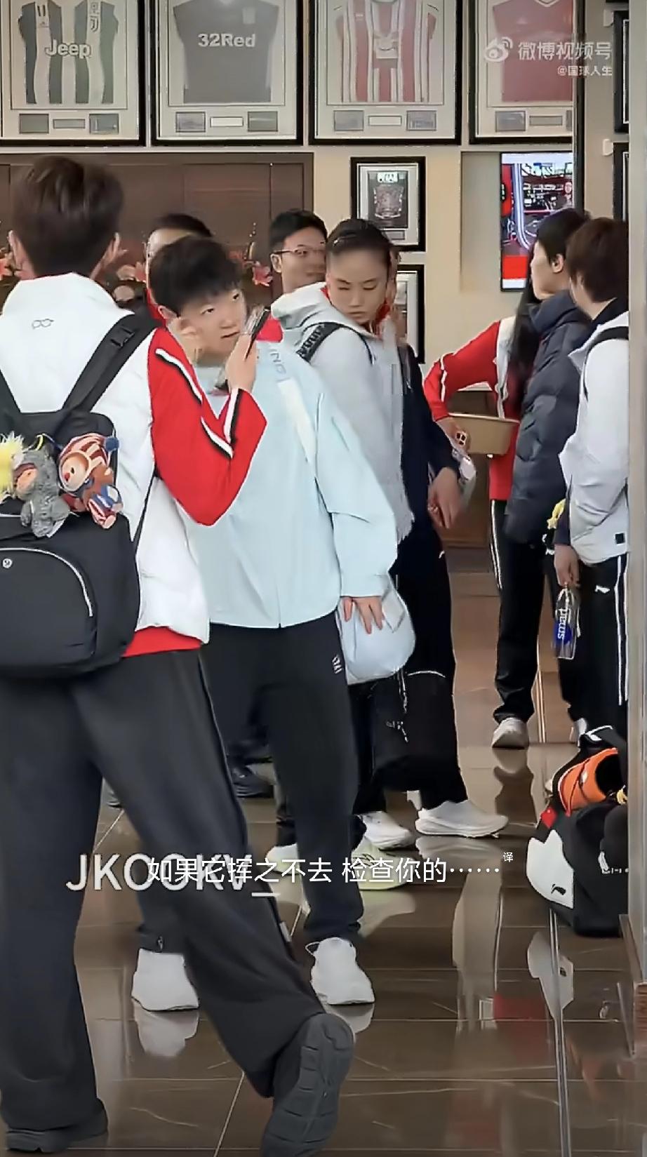 伦敦的第一天训练[赞][奋斗]，
今天凌晨抵达伦敦的国乒选手们，稍作休息调整，北