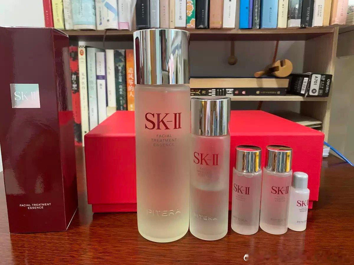 生日姐妹直接给我续了sk2神仙水！其实我知道她是想蹭着囤货，毕竟这么好用的精华水