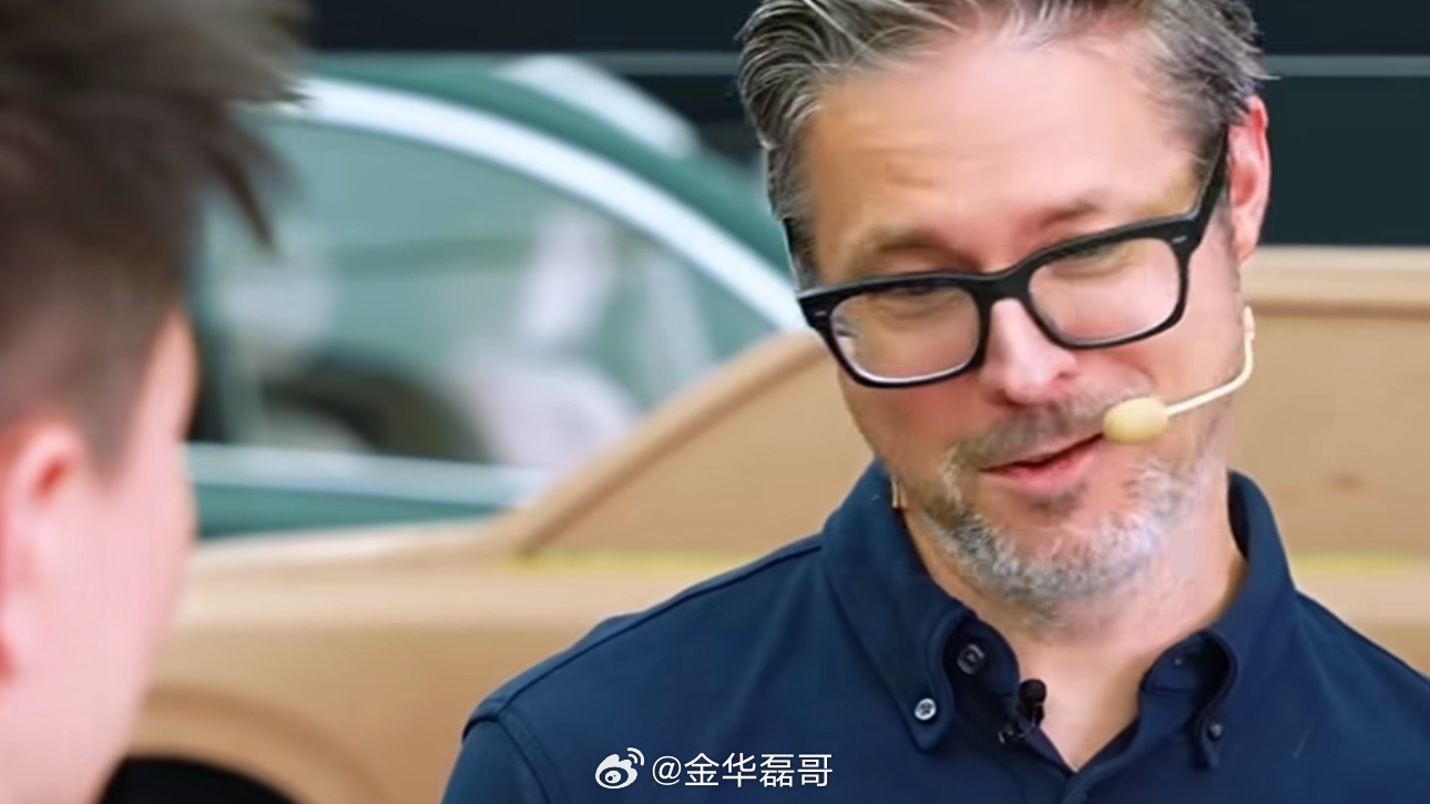 五菱晒了前奔驰设计师    原来老祖宗留下的不只是文化，更是顶级设计语言。越了解