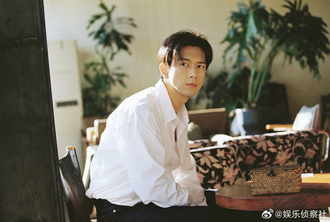李现生日李现生日快乐，还是那个阳光快乐大男孩儿！[心][心] ​​​