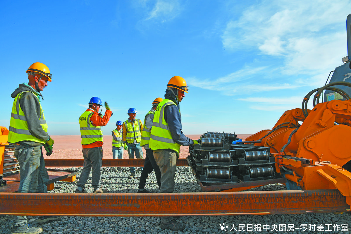 非洲首条沙漠重载铁路通车了，中国技术发挥了这些重要作用
