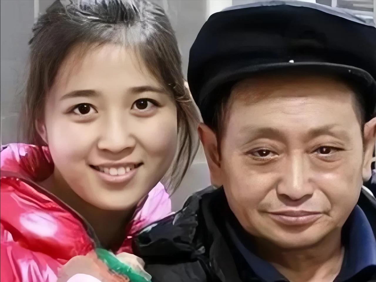 1990年，重庆一单身汉在路边捡到个女婴，省吃俭用把她养大。谁知，养女成年后，单