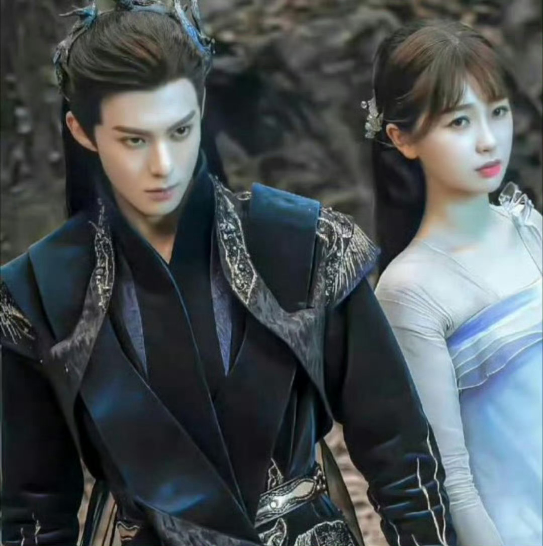 鞠婧祎和宋威龙这个造型真的不是模仿王鹤棣和虞书欣的吗？ 