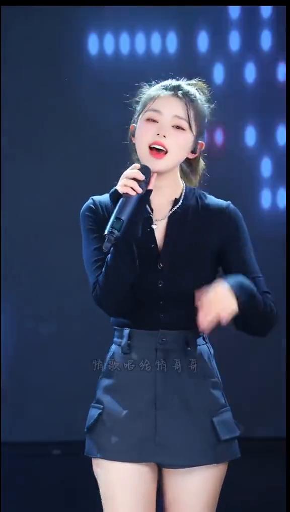 纳西姑娘纳西情歌。
CV：陈思思。
纳西姑娘唱情歌，情歌唱给情哥哥。纳西姑娘像花