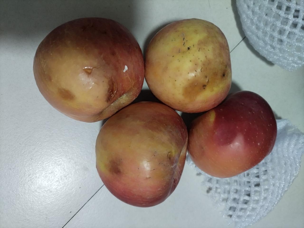 终于理解为什么现在人越来越喜欢网购，在拼多多上买了一箱苹果，本来没有抱太多希望，