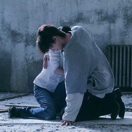这谁啊和女主抱一起了nb啊 