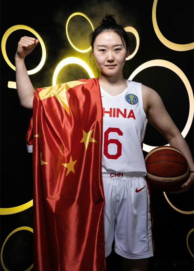 武桐桐不进国家队真的是一种遗憾！
今天下午中国女篮与澳大利亚女篮的第二场热身赛已