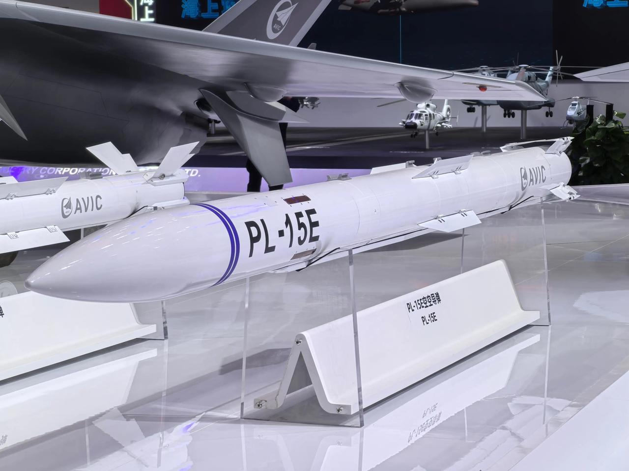 “霹雳-15空空导弹在200公里外，击落阵风战机，印度空军飞行员有点懵！”当地时