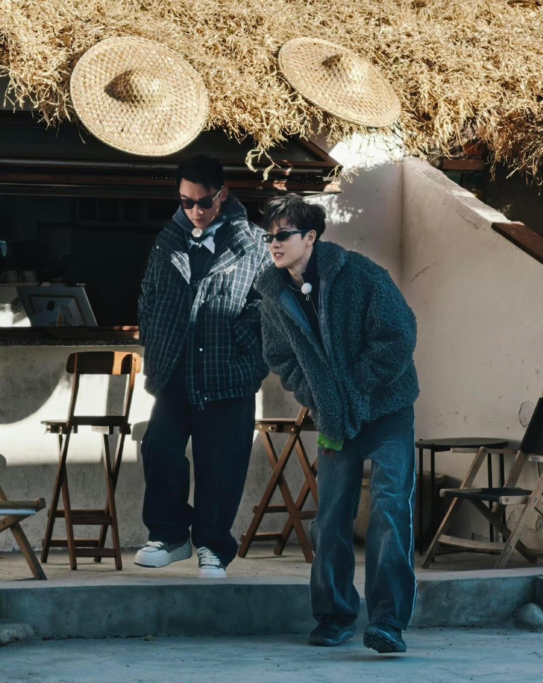 李昀锐郑恺奔跑吧录制路透，看起来好冷，看给两人冻得！！