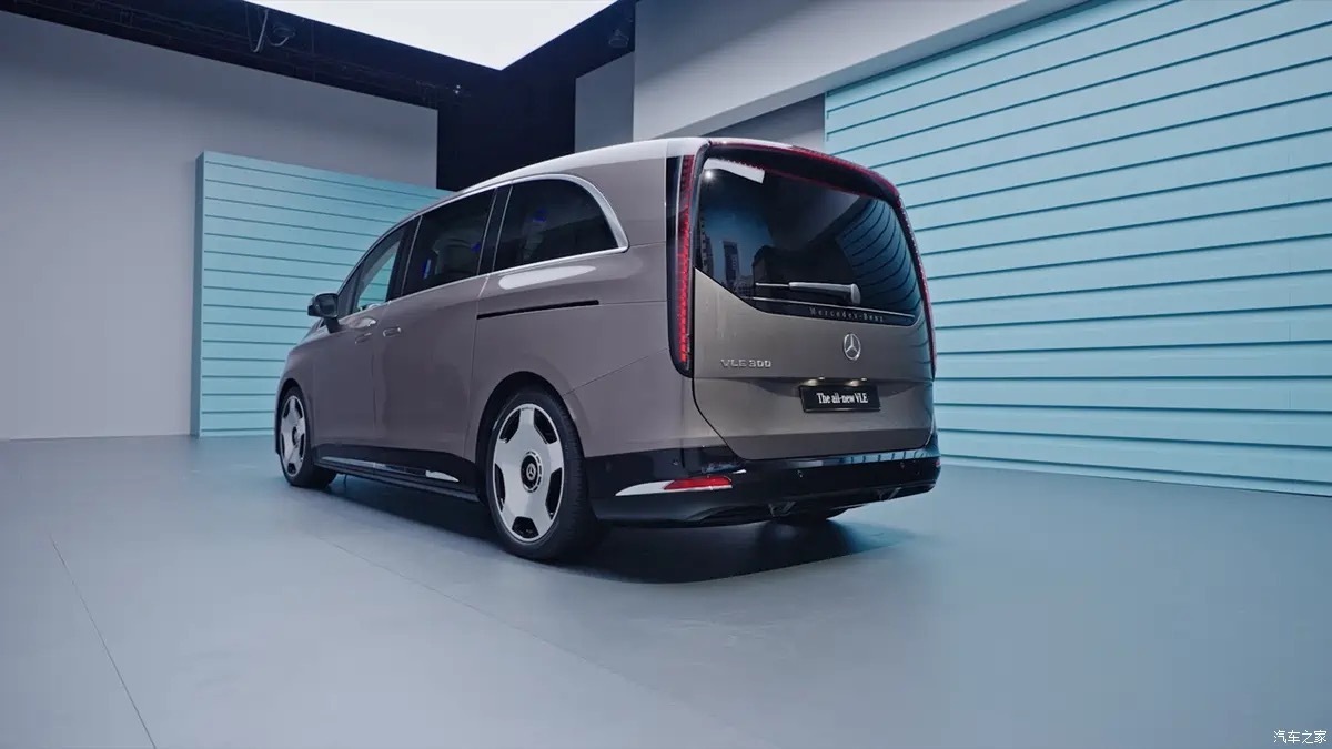 汽车发明者再次创造MPV奔驰VLE发布，无论是比例、线条还是设计都无可挑剔。非要