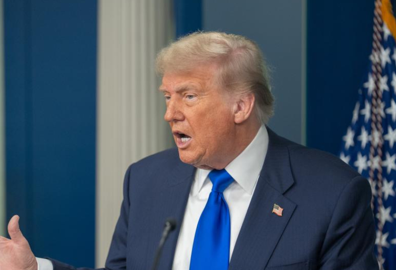 美国特朗普政府已经动手，开始调查大公司的“多元化、平等、包容”（DEI）项目。根