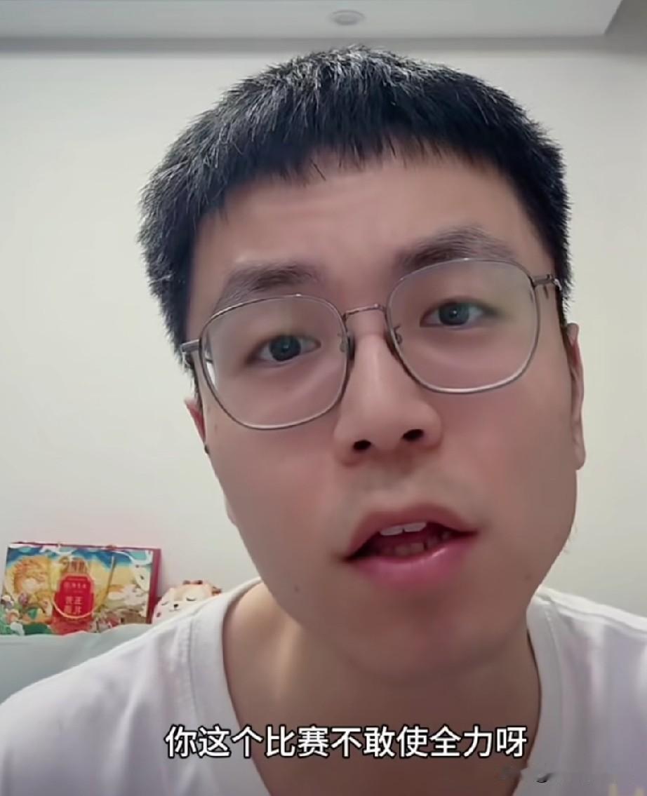 咪咕解说小钱:口上不说王楚钦，句句离不开王楚钦！

他说:
乒超联赛，
主力不敢