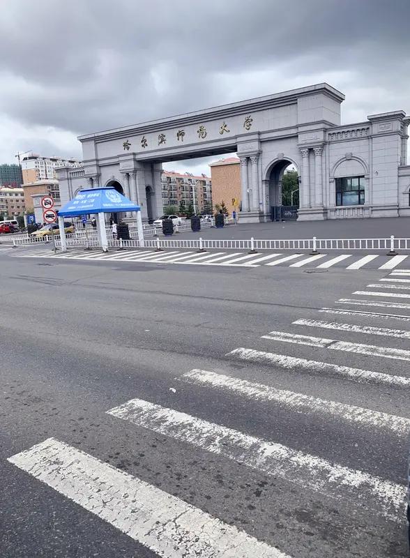 师范、医学、军校，你更推荐哪个不管是选择什么学校，最重要的是自己最喜欢，最擅长的