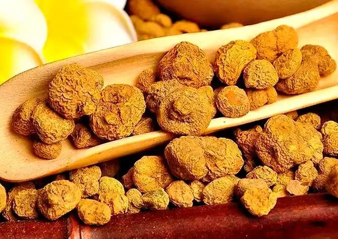 老中医送你2味中药，日常煮着喝，能治腰疼、腿疼、膝盖疼、颈椎疼、全身疼痛
 
常