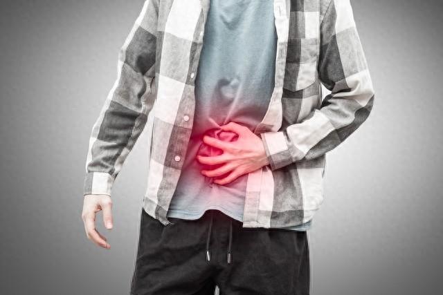 真话讲透：人本不会凭空阴虚！大多是阳先亏，才熬干阴液
我是陈大夫，先挂提醒：内容