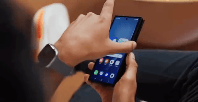 三星首款三折叠手机发布Galaxy Z TriFold，6.5英寸外屏，展开10