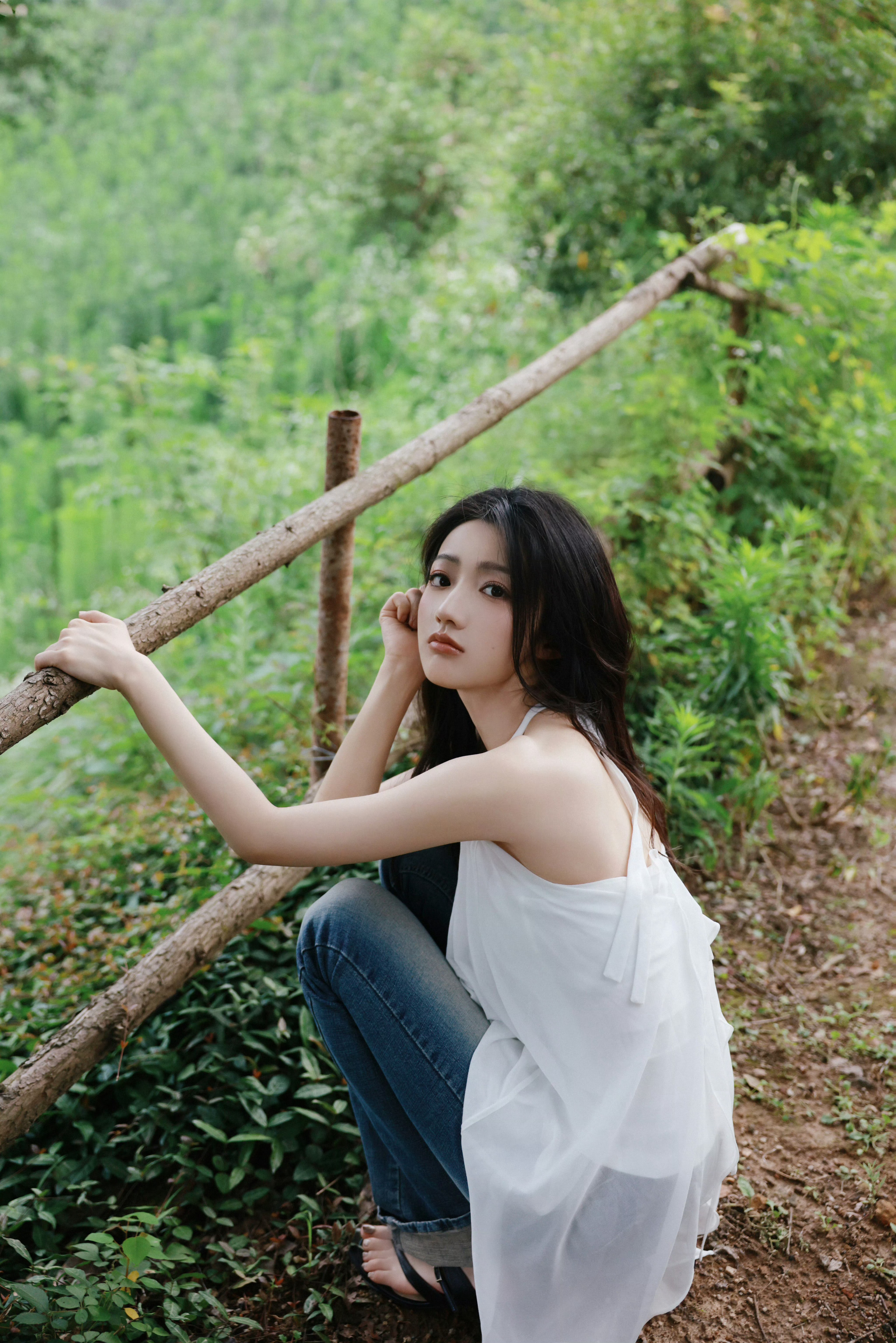黄羿生日照 