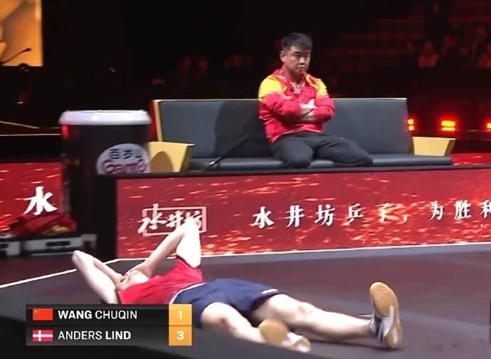 #王楚钦止步中国大满贯32强# 球拍后遗症……#坊主节# ​​​