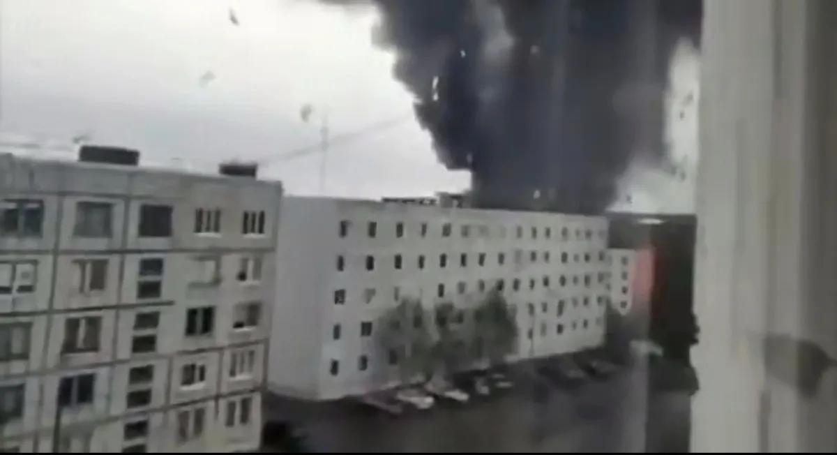 连核潜艇基地都敢打？
看来这次乌克兰是想一举摧毁俄罗斯的战略打击力量！不仅对俄罗