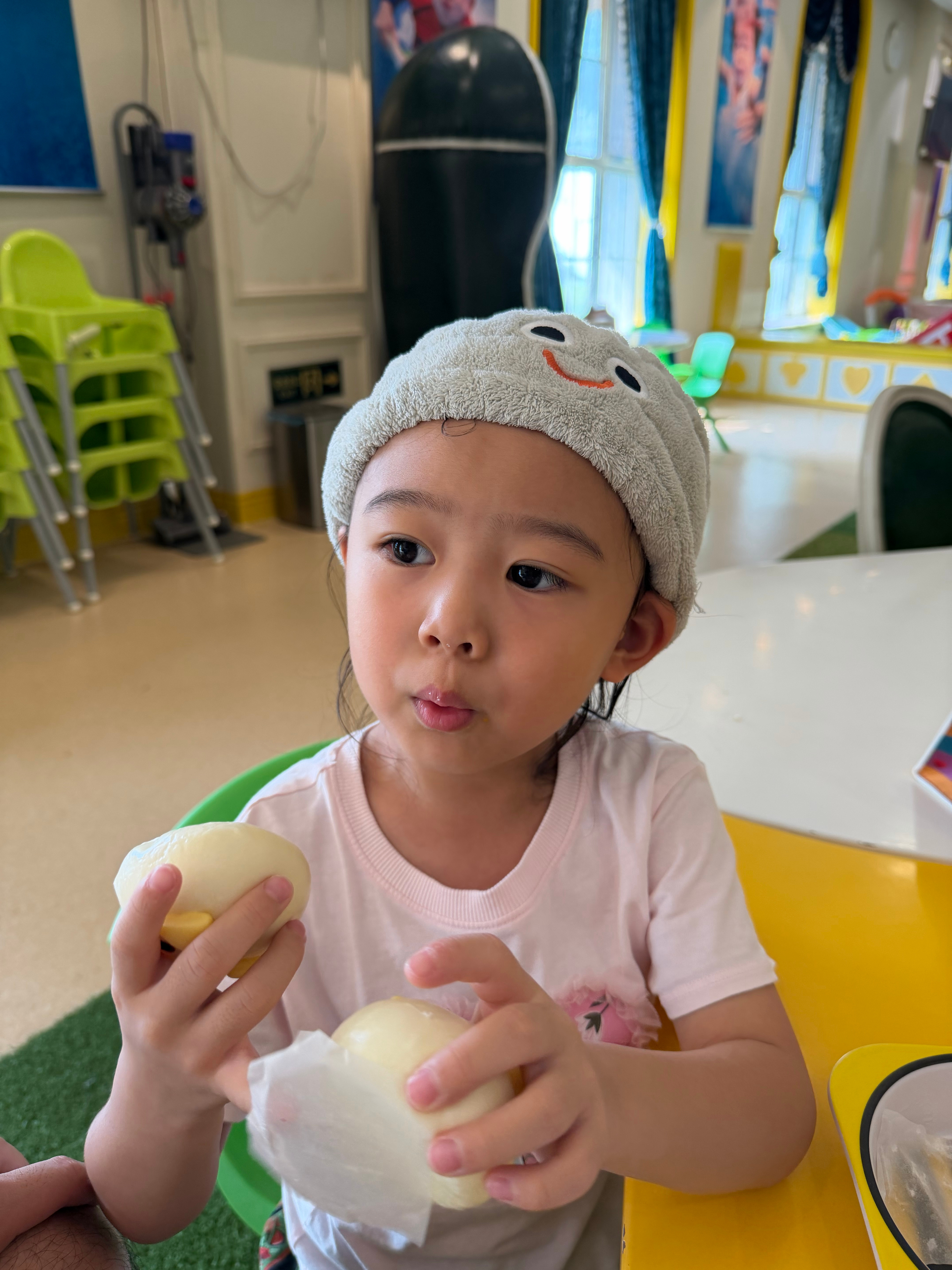 今天踏实陪陪闺女。哈哈哈 我闺女真是百变！ ​​​