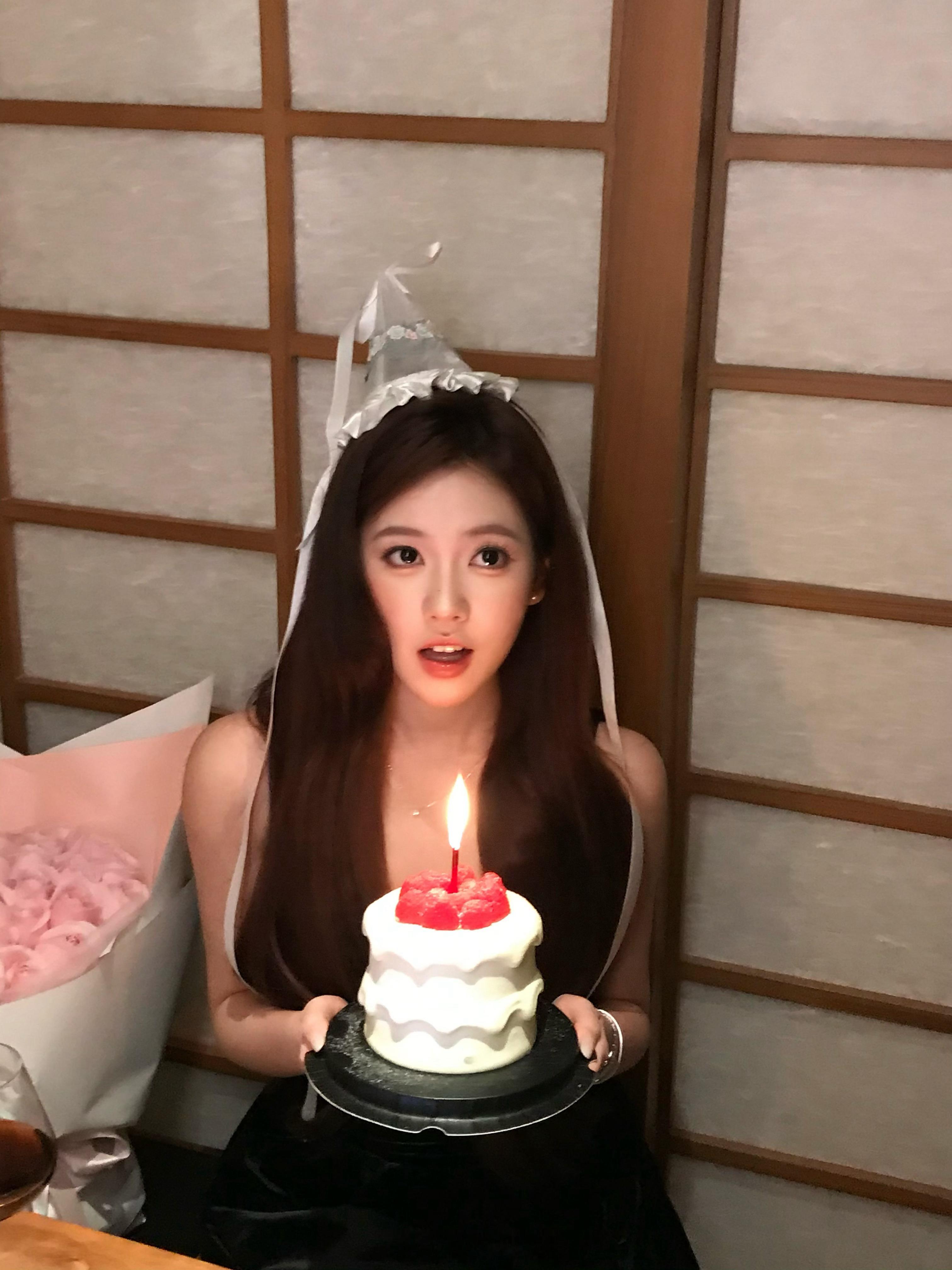 报告大家！！昨天和朋友们过了一个超级超级开心的生日🎂25周岁咯～～一大早还看到