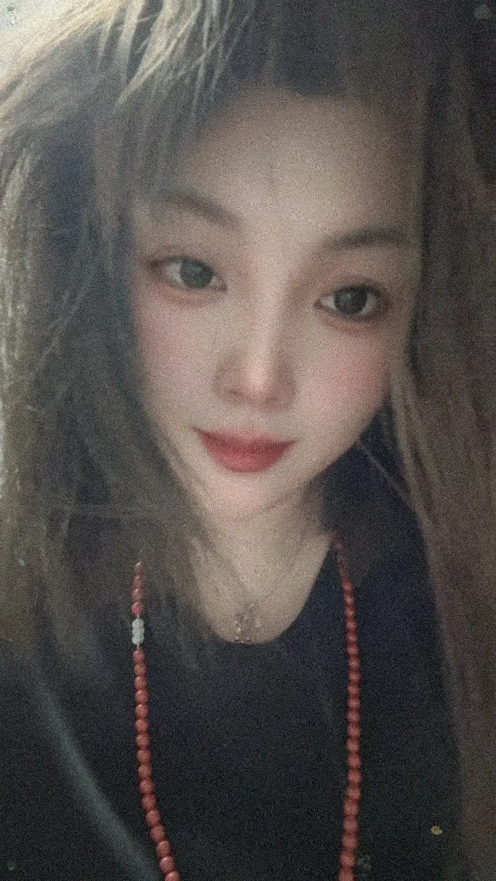 “边走边悟，稳情绪，舍与得，         有不顾一切的勇气，也有及...