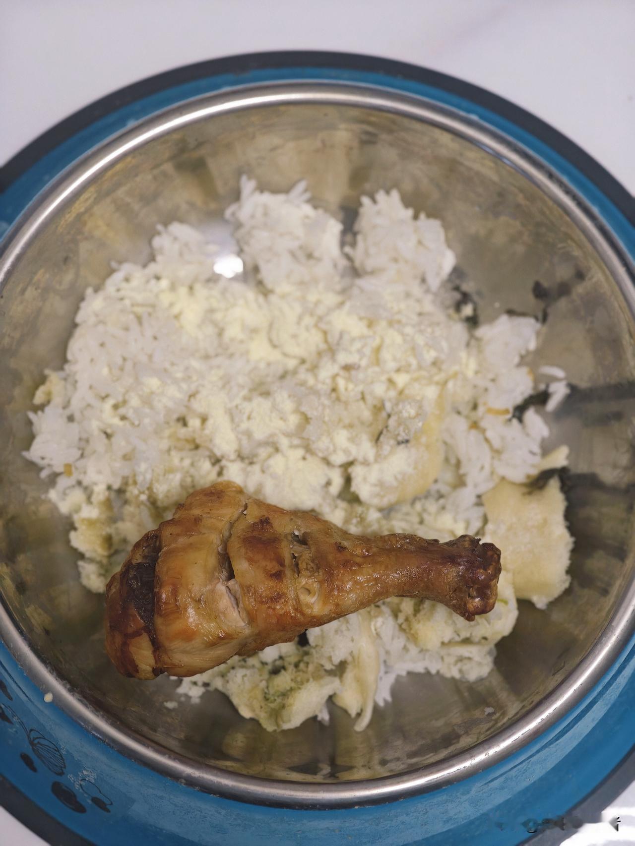 狗狗的鸡腿，证明股票的收益！[笑哭]
不然就只能吃鸡胸肉拌拉条子。