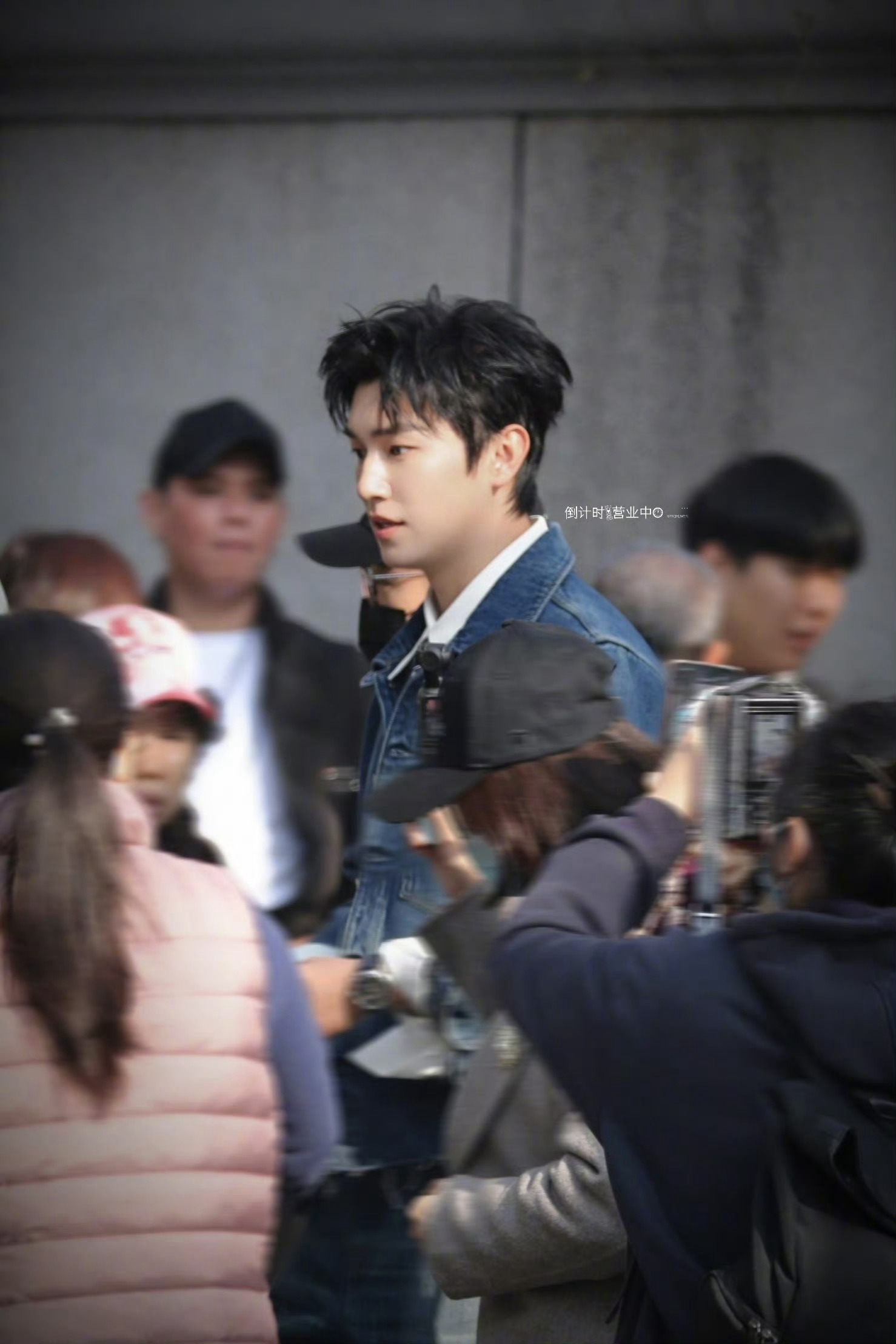 杨旭文男模爆改男大 从男模到校园学长，只需要一套牛仔！杨旭文路透生图直接封神，西